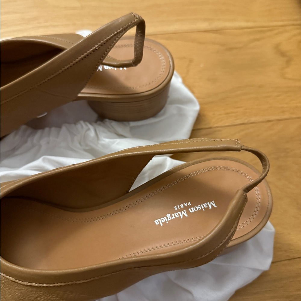 Maison Martin Margiela Brown Tabi Flats - Picture 5 of 6